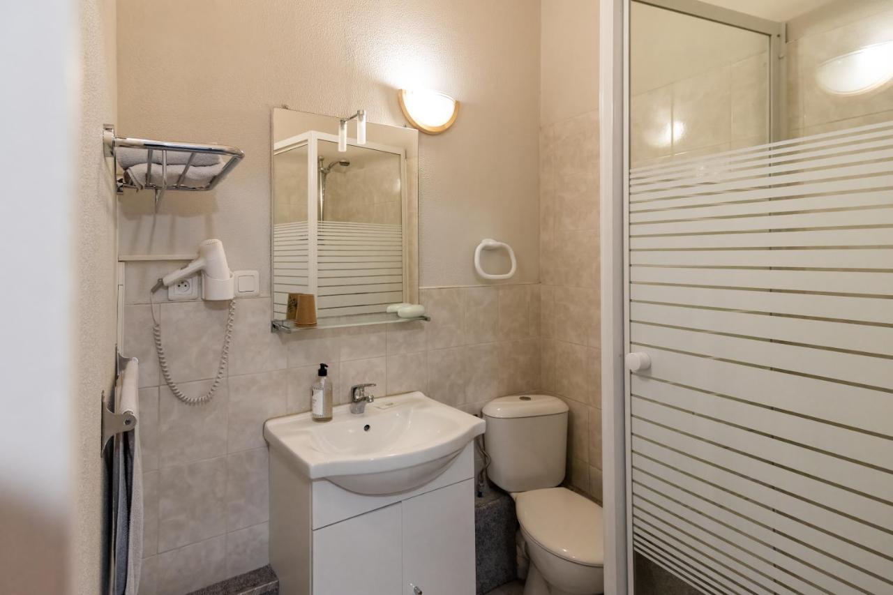 Hotel De La Gare Latresne Dış mekan fotoğraf