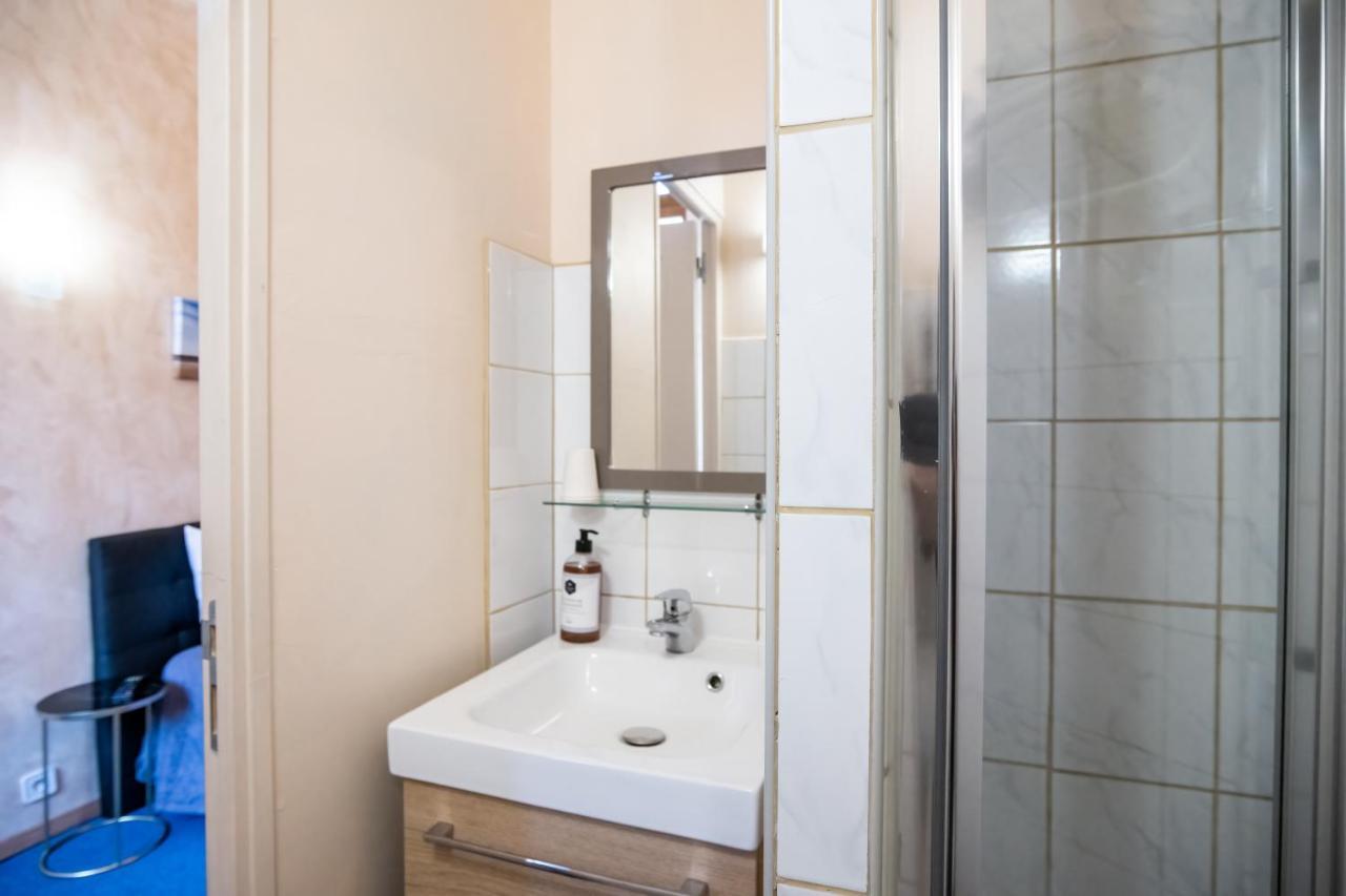 Hotel De La Gare Latresne Dış mekan fotoğraf